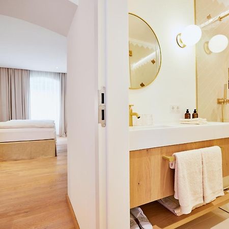 Boutiquehotel Zum Goldenen Hirschen Gmunden Dış mekan fotoğraf