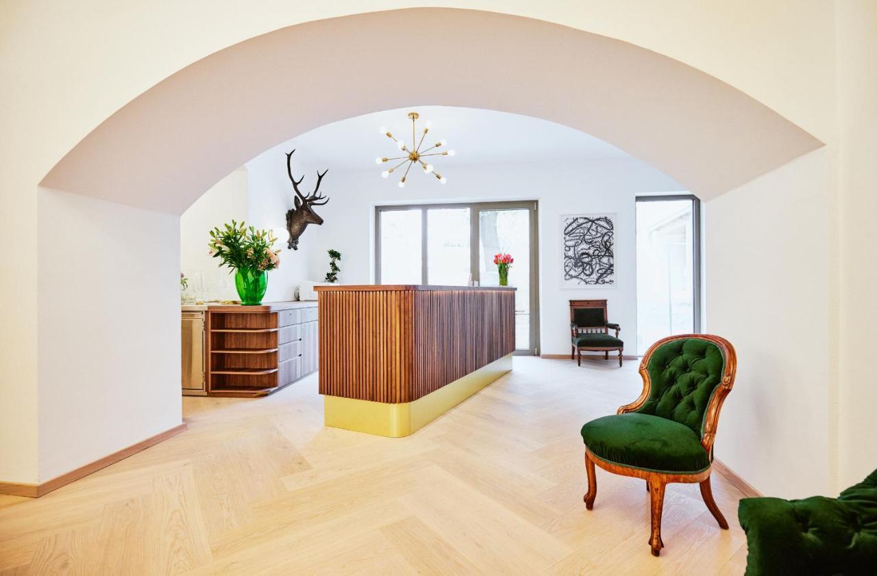 Boutiquehotel Zum Goldenen Hirschen Gmunden Dış mekan fotoğraf