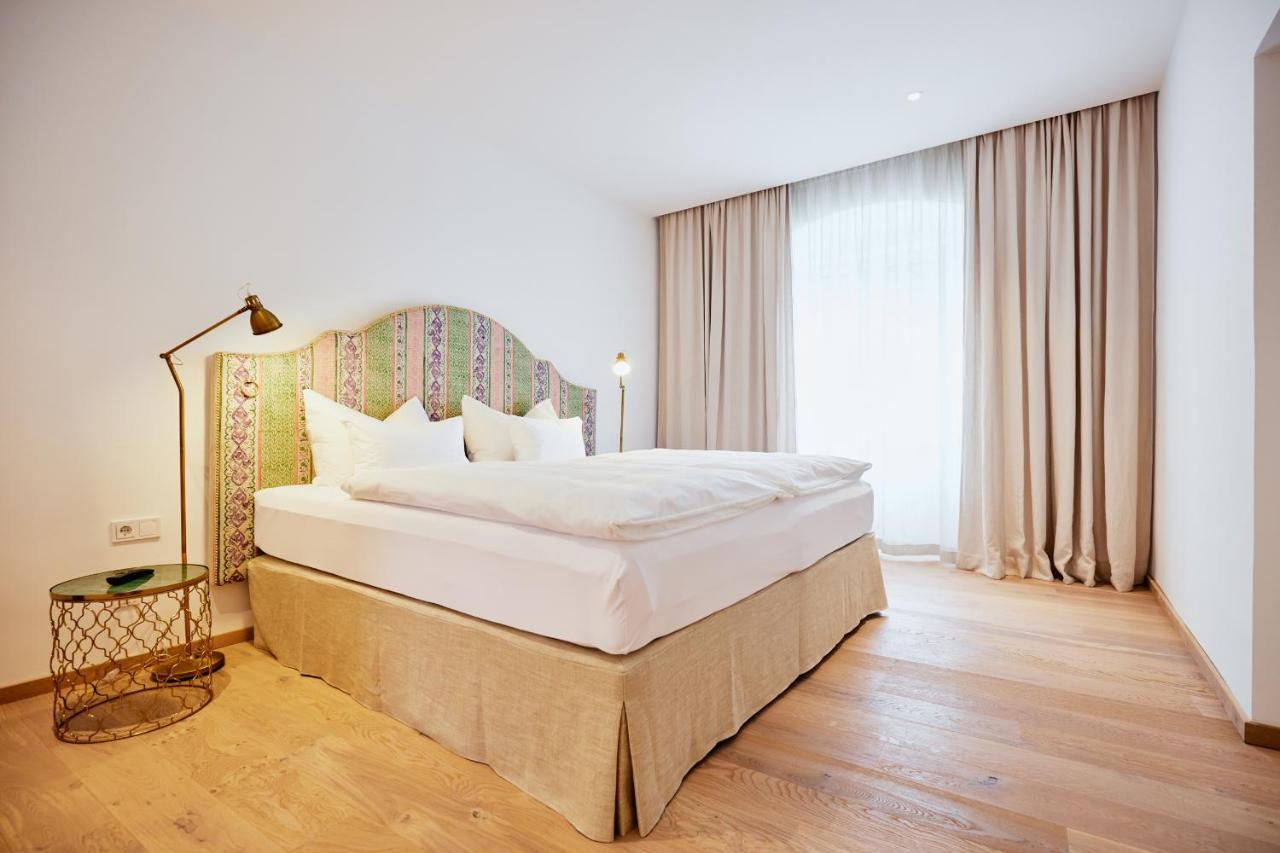 Boutiquehotel Zum Goldenen Hirschen Gmunden Dış mekan fotoğraf