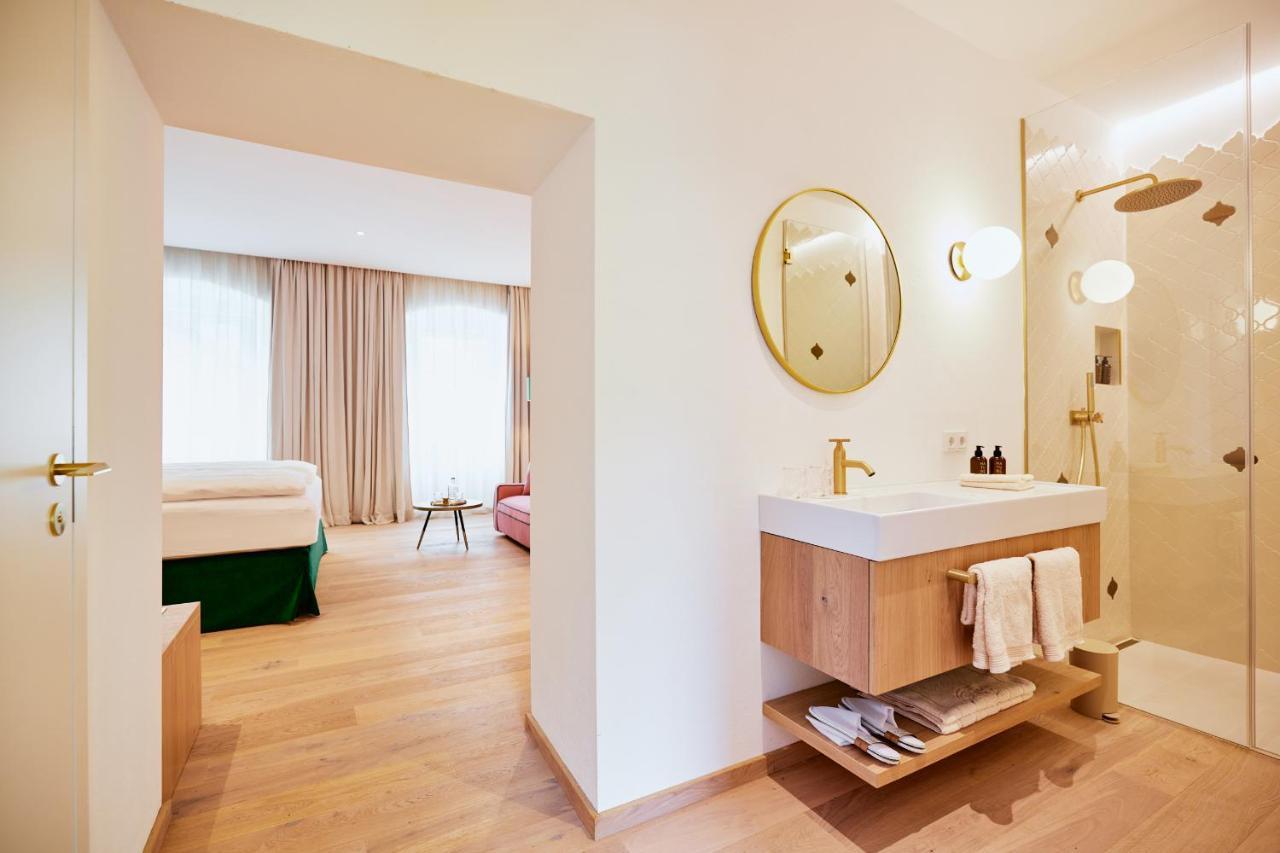 Boutiquehotel Zum Goldenen Hirschen Gmunden Dış mekan fotoğraf