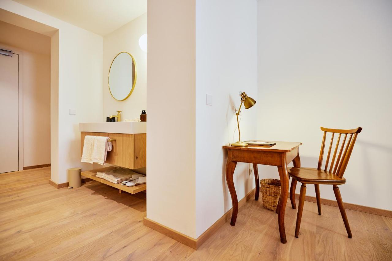 Boutiquehotel Zum Goldenen Hirschen Gmunden Dış mekan fotoğraf