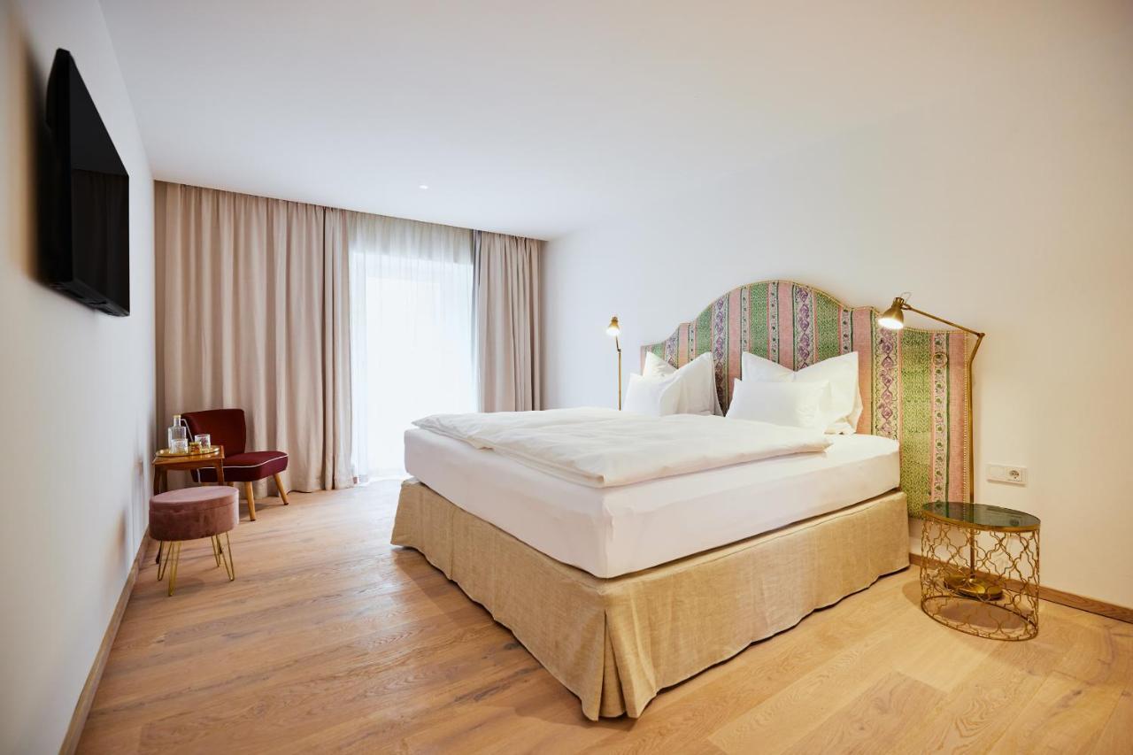 Boutiquehotel Zum Goldenen Hirschen Gmunden Dış mekan fotoğraf