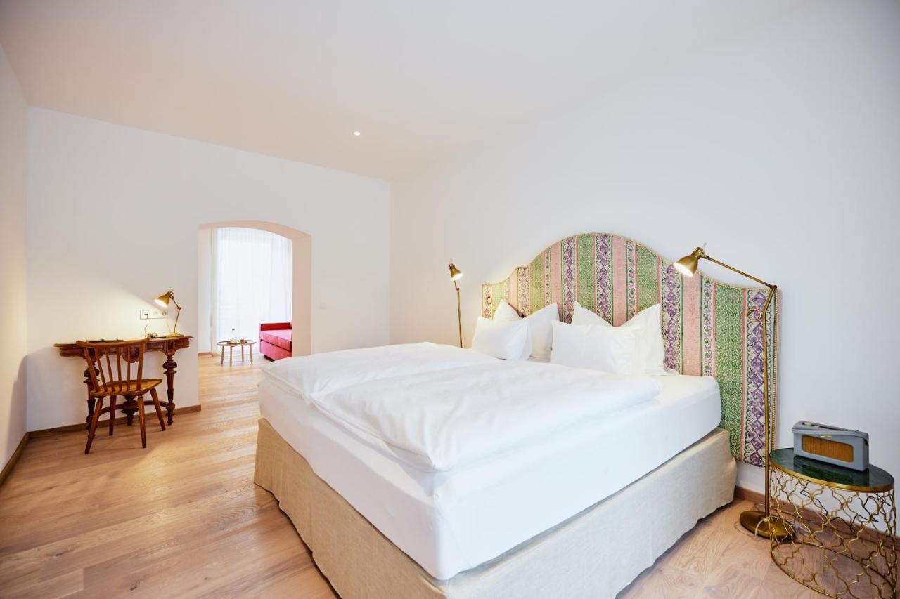 Boutiquehotel Zum Goldenen Hirschen Gmunden Dış mekan fotoğraf