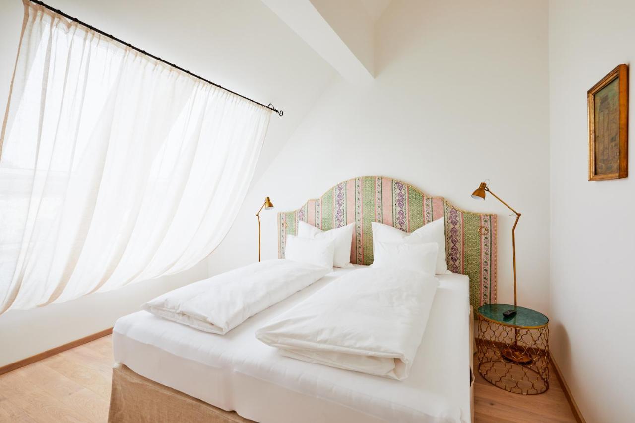 Boutiquehotel Zum Goldenen Hirschen Gmunden Dış mekan fotoğraf