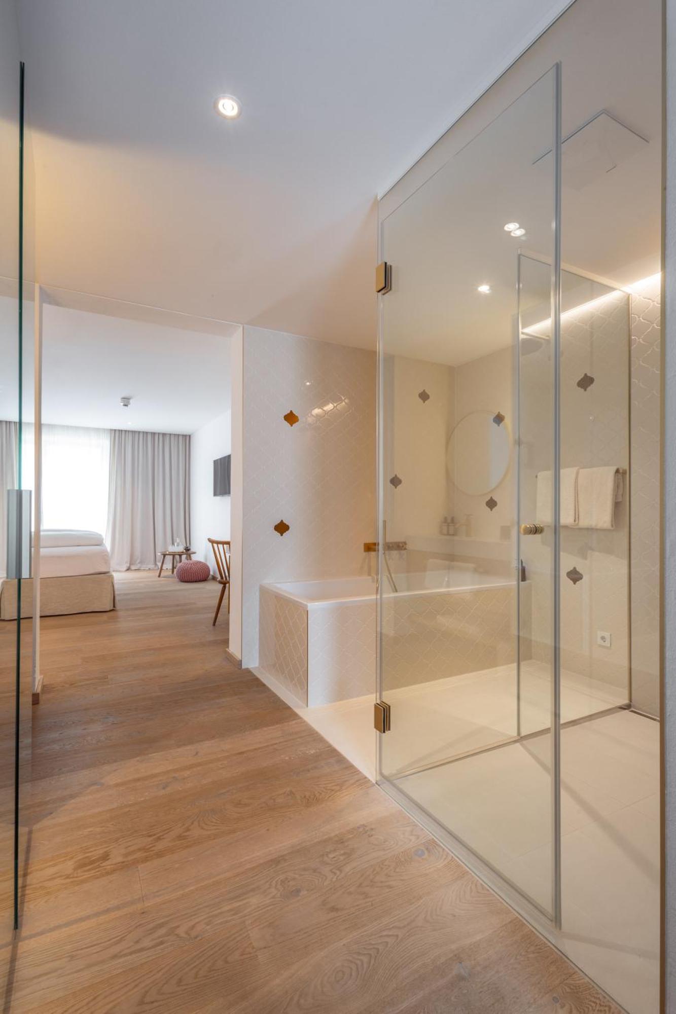 Boutiquehotel Zum Goldenen Hirschen Gmunden Dış mekan fotoğraf