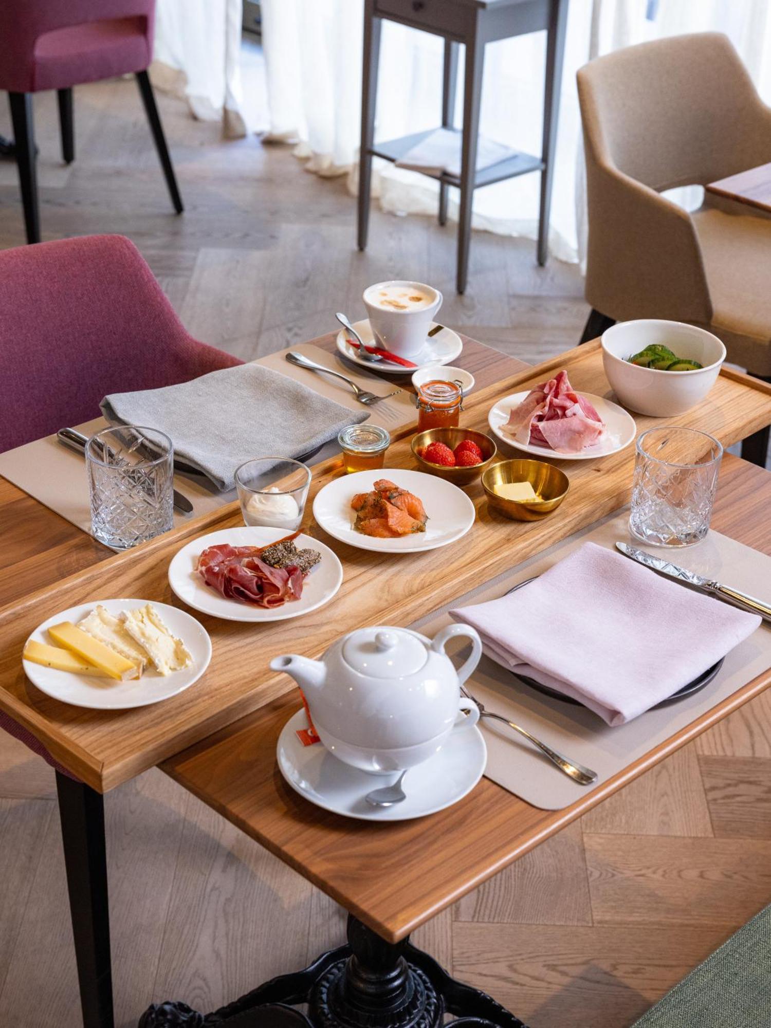 Boutiquehotel Zum Goldenen Hirschen Gmunden Dış mekan fotoğraf